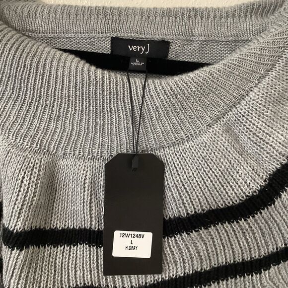 Very J Ruffle Top Knit Comfy Cozy Cozycore Grey Striped Knitted Sweater Large - Picture 6 of 11